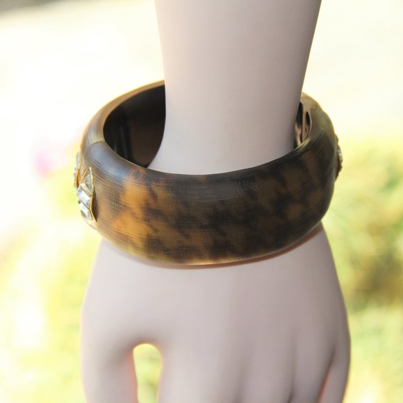 Alexis Bittar Houndstooth Lucite Crystal Bangle - Picture 9 of 13